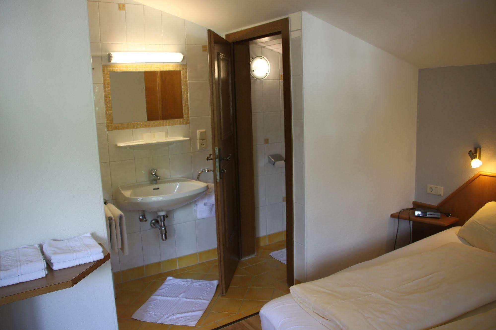 Haus Katharina, Summercard Included Kaprun Dış mekan fotoğraf