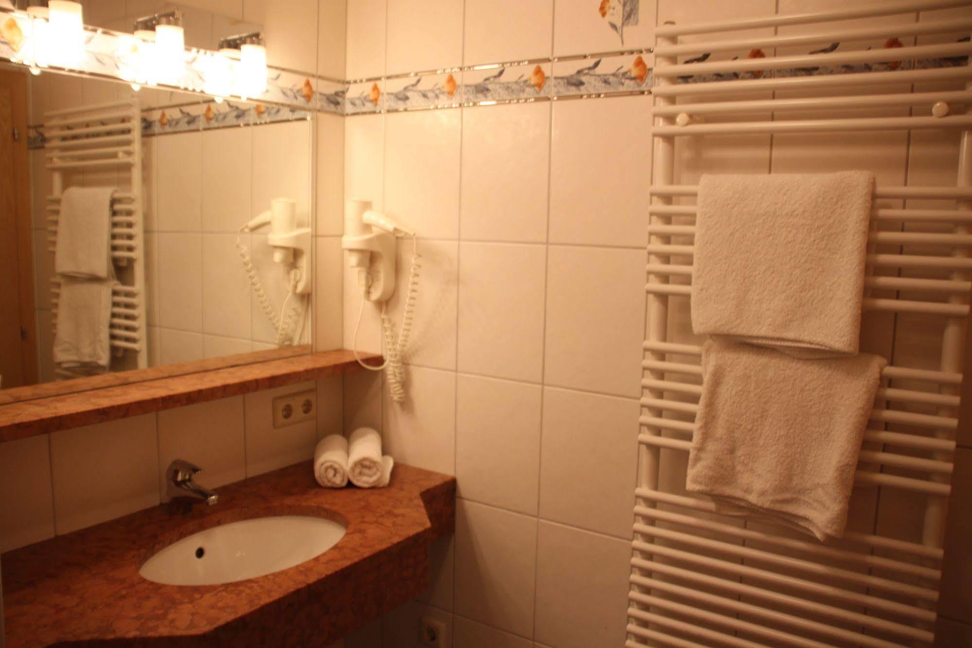 Haus Katharina, Summercard Included Kaprun Dış mekan fotoğraf